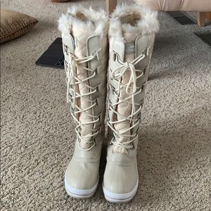 Snow tall boot